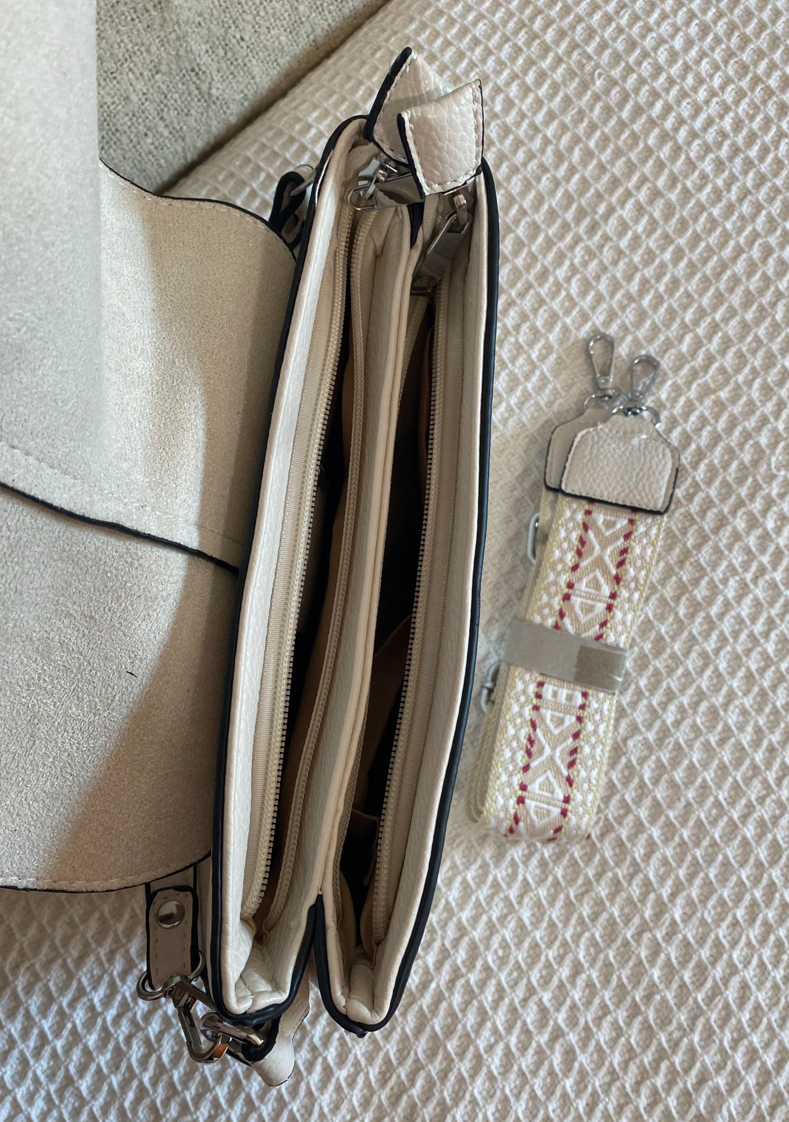 Bolso hobo con bandolera blanco roto doble compartimento  – photo 6